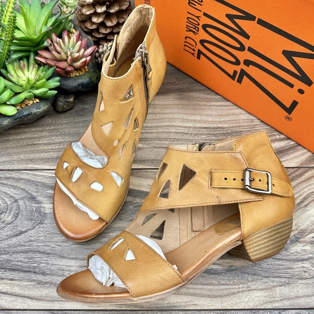 NIB Miz Mooz Current 38 7.5-8 Tan Leather Open Toe Cutout Heeled Sandal Wheat